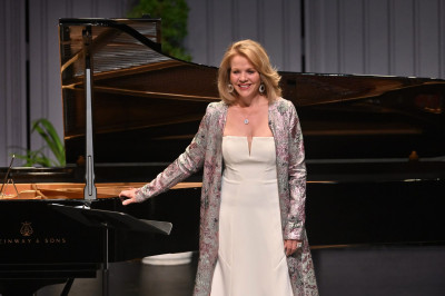 A Prairie Home Companion: April 23, 2005